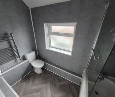 4 bedroom semi-detached house to rent - Photo 5