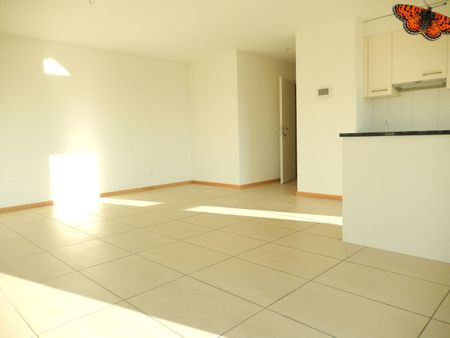 BEAUTIFUL 2 ½ PIECES – WONDERFUL VIEW! - Foto 2