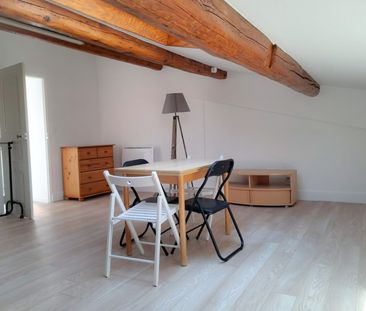 Location - T1 meublé de 31 m² - proche Lycée d'Alzon/Gare et avenue... - Photo 3