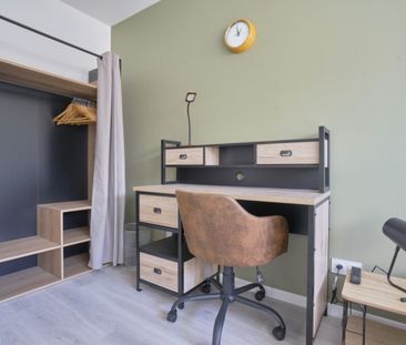 LEPAGNOL Roommate 4 Bedrooms at Reims - Photo 4