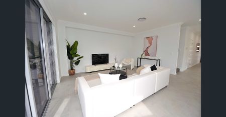 Brand-New 5-Bedroom Townhouse in St Marys – Space for the Whole Family! - Photo 2