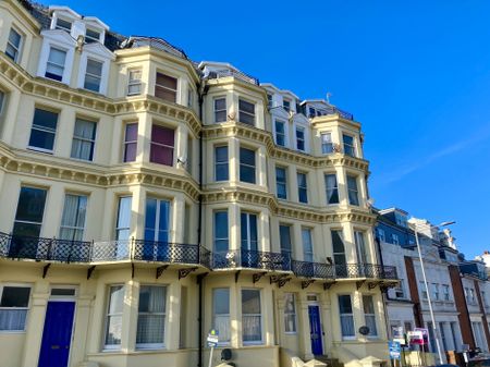 Queens Gardens, Eastbourne, BN21 - Photo 5