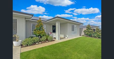 Immaculate Spacious Family Living - Photo 5