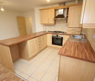 2 bedroom flat to rent - Photo 2