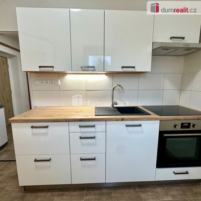 Pronájem bytu 1+1 36 m² - Photo 1