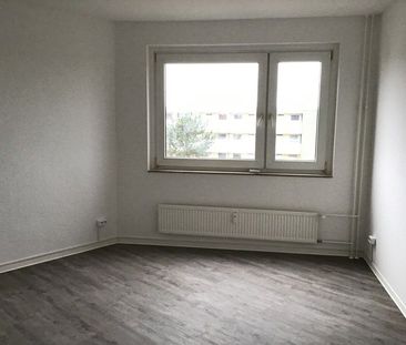 Moderne 2-Zimmer-Wohnung mit Balkon zum kurzfristigen Bezug verfügbar - Photo 2