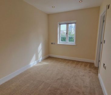 2 bedroom end of terrace house to rent - Photo 1
