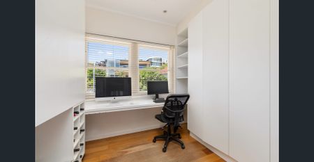 An Art Deco Treasure With Panoramic Harbour Views On The Cusp Of Watsons Bay - Photo 2