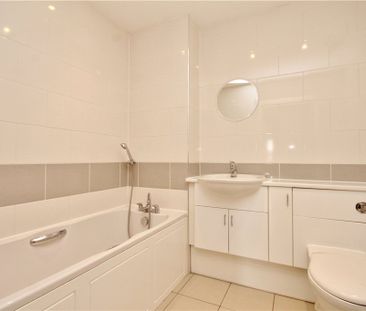 Sidney Road, Staines-upon-Thames, Surrey, TW18 4LX - Photo 5