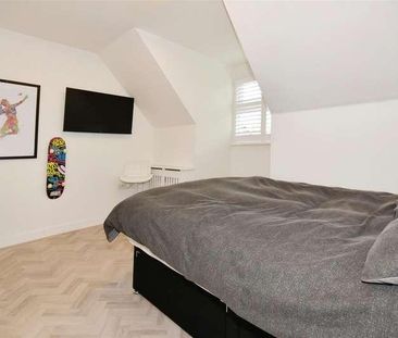 High Road, Buckhurst Hill, IG9 - Photo 2