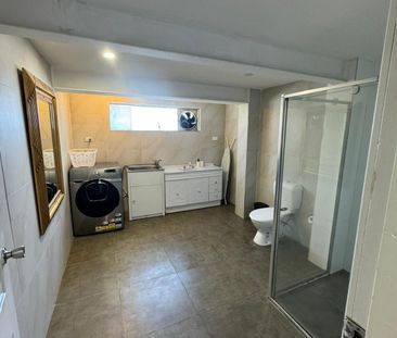 Toongabbie - Photo 1