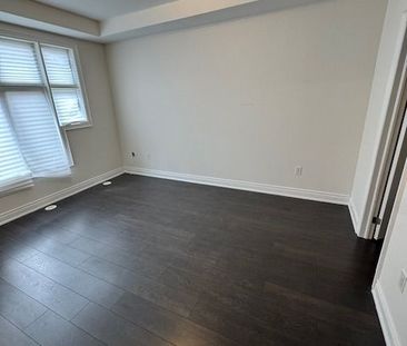 For Lease - 19 Tarmola Park Court, Toronto, Ontario - Photo 2