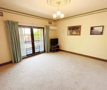 PREMIUM CITY LIVING IN ADELAIDE'S MARKET PRECINCT - Photo 2