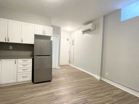 265 Emerald Street North apartment — Hamilton, ON (0-Bedroom) - 0 Bedroom - Photo 3