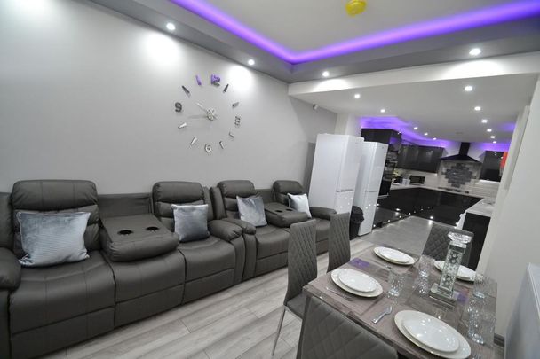 6 bedroom house to rent - Photo 1