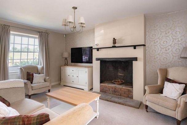 3 bedroom semi-detached house to rent - Photo 1