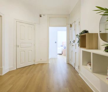 Room in a shared 12-bedroom apartment for rent in Lisbon - Photo 3