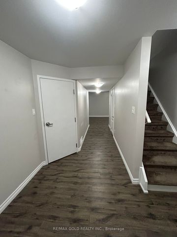 Detached Home For Lease | N8130994 - Photo 2