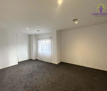 “Spacious Family Home” - Photo 4