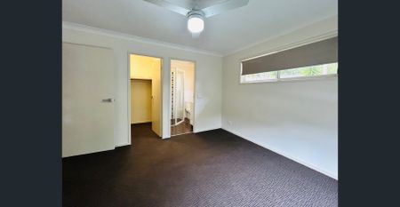 Modern Family Home - Photo 4