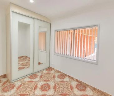 “Charming Five-Bedroom Family Home with Modern Comforts” - Photo 4