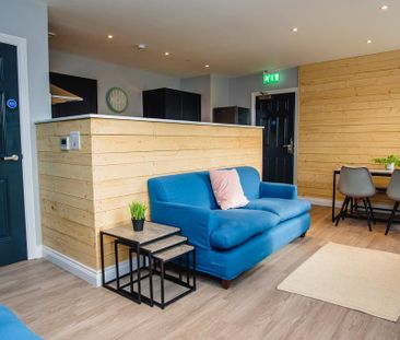 5 bedroom flat to rent - Photo 3