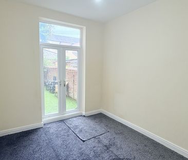 28 Regent Road, Blackpool - Photo 1