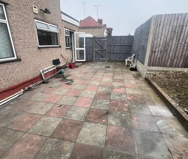 Room in a Shared Flat, Review Road, NW2 - Photo 5