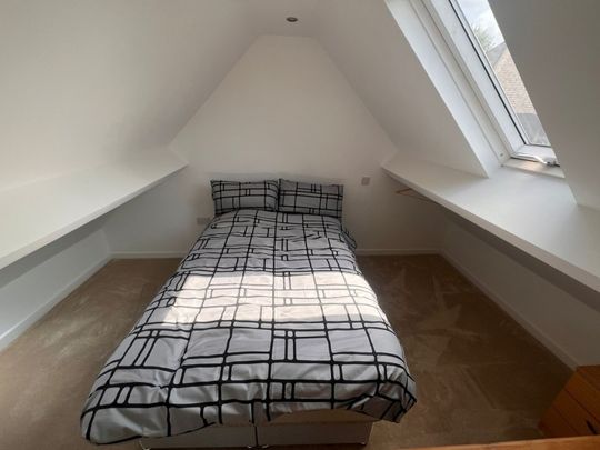 Cromwell Lane, Kenilworth - - Photo 1