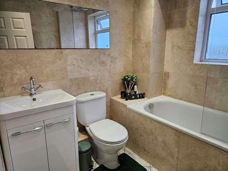 Thomas A Beckett Close, Wembley, HA0 - Photo 4