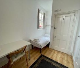 Flat 208 Fulham Palace Road, Fulham W6 9HH - Photo 3