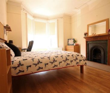 3 bedroom apartment to rent - Photo 4