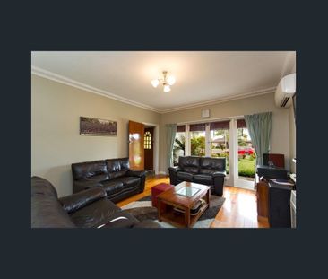 3 Bedroom Home with Plenty to offer - Photo 4