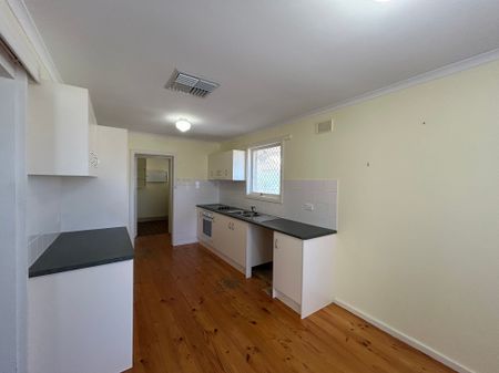 5 McAuley Street, PORT AUGUSTA - Photo 2