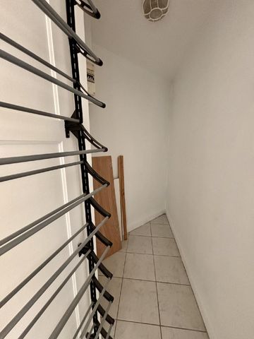 T2 A LOUER VIDE A L'ANNEE QUARTIER SAINT ESPRIT à louer de 2 pièce(s) sur 42 m² - Photo 4