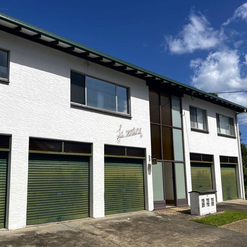 1/1 Burra Street, 4217, Chevron Island Qld - Photo 1