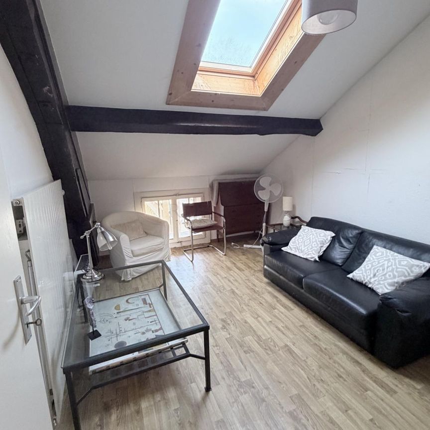 Appartement de 2.0 pièces meublé dans immeuble d'époque ! - Photo 1