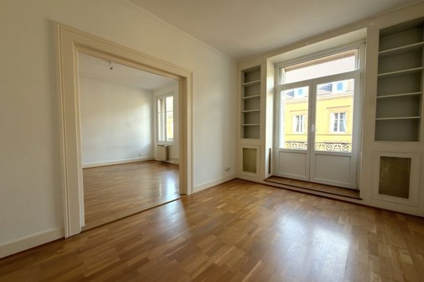 Appartement 4 pièces de 94 m2 situé Place de Bordeaux. - Photo 1