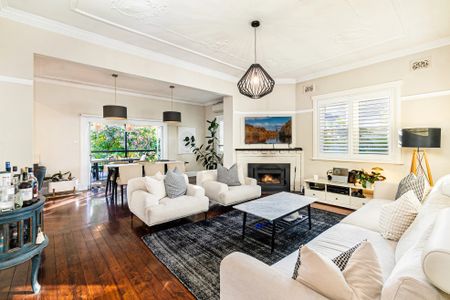 Charming Single-Level Home in the Heart of Castle Hill - Photo 3