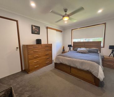 Updated 3 Bedroom Home on Large Block - Photo 3