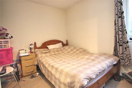 Hedgerley Court, Woking, Surrey, GU21 - Photo 4