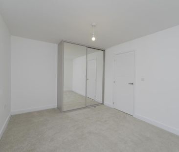 2 bedroom semi-detached house to rent - Photo 4