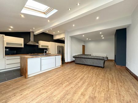 4 bedroom semi-detached house to rent - Photo 3