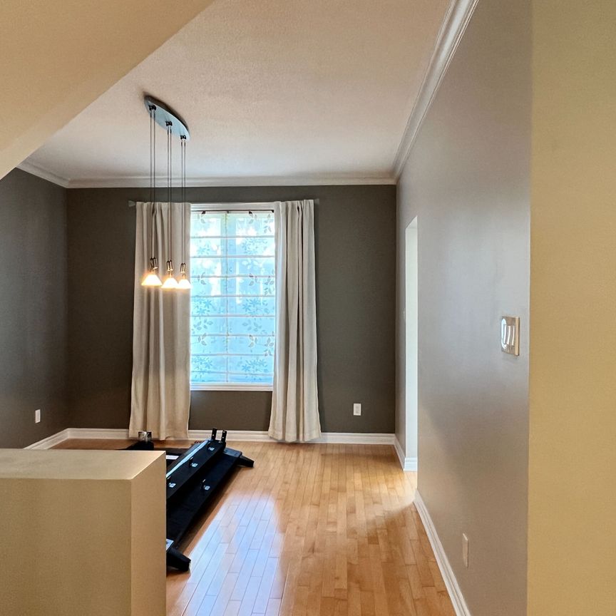 For Lease - 129 TAPESTRY Drive, Barrhaven, Ontario - Photo 1