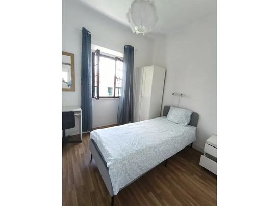 Rua Dona Maria Ana de Áustria, Lisbon, Lisbon 1070-088 - Photo 1