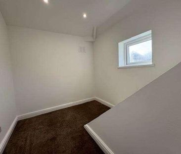 St. Annes Drive, Denton, Manchester, M34 - Photo 5