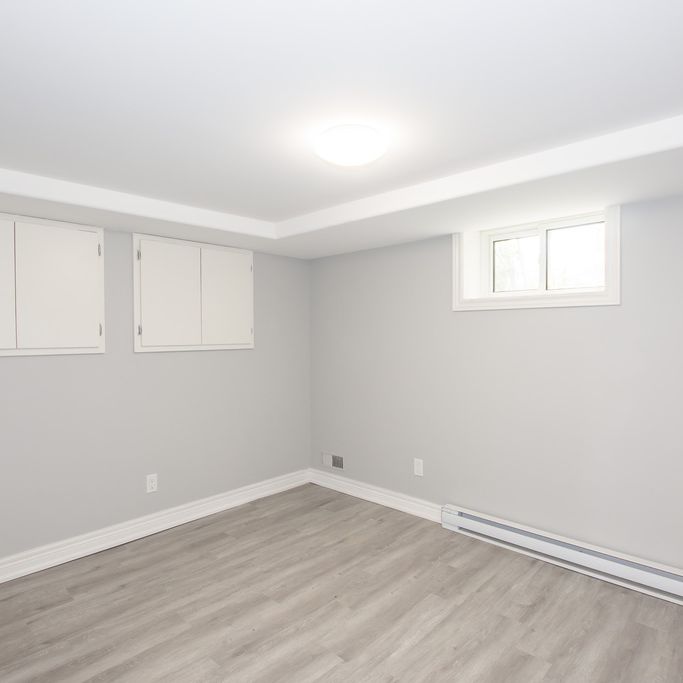 Updated 2-Bedroom Lower Unit in Welland! - Photo 1