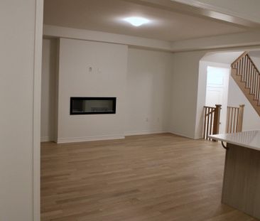 For Lease - 32 Foxley Heights, Barrie, Ontario - Photo 3