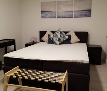 Terrassenwohnung mit Designer-Möblierung in Köln - Photo 1