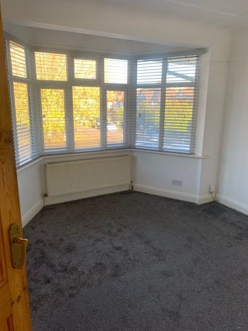 2 Bed Maisonette, St. Andrews Road, NW9 - Photo 4